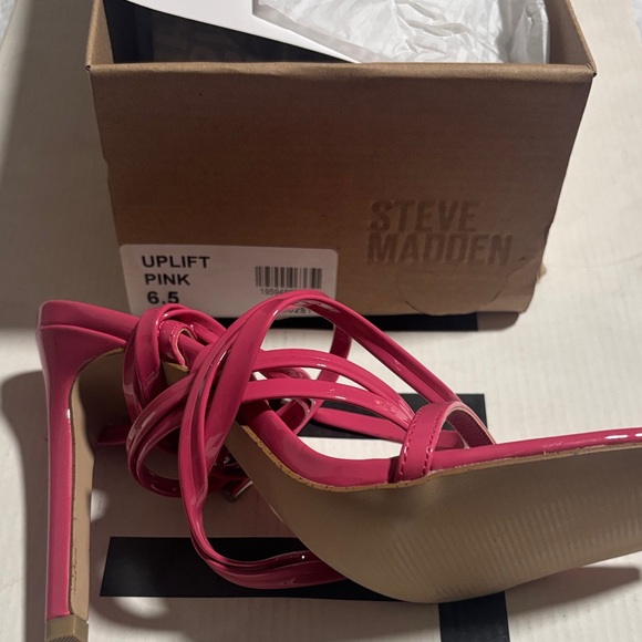 Steve Madden Fuchsia Strappy Heels - Picture 2 of 4